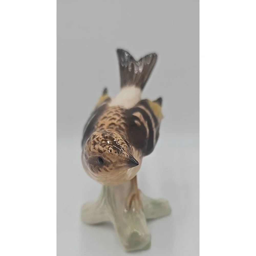 Goebel Brambling Pinson Bird Porcelain Figurine Marked Vintage‎
